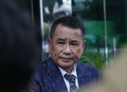 Hotman Paris Sindir Pejabat yang Lupa Diri: “Dulu Berkuasa, Sekarang Mengemis Keadilan di Kopi Johny”
