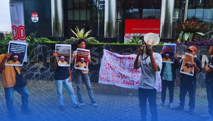 KPK Didemo Lagi, Mahasiswa Tagih Janji Tegakkan Hukum untuk Kadis PU Buru Selatan