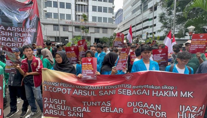 APMK: Copot Arsul Sani, Bersihkan MK dari Pengaruh Politik
