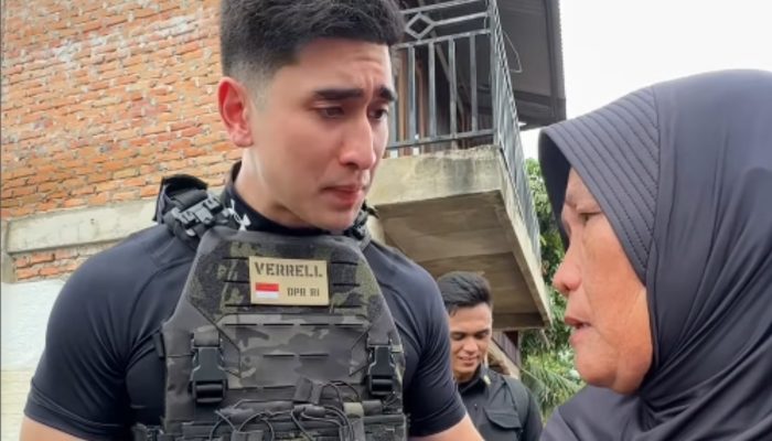 Verrel Bramasta Bantah Pakai Rompi Antipeluru Saat Tinjau Banjir Padang