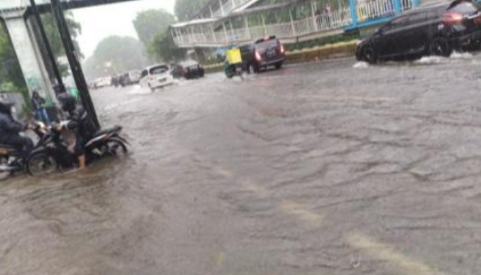 Pintu Air Pasar Ikan Siaga 2, Warga Jakarta Diminta Waspada Banjir