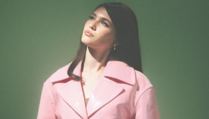 Die On This Hill Sienna Spiro Viral Global, Tembus Spotify Top 10