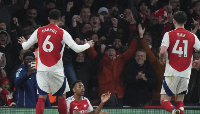 Bursa Transfer 2026: MU Siapkan Suksesor Shaw dari Arsenal