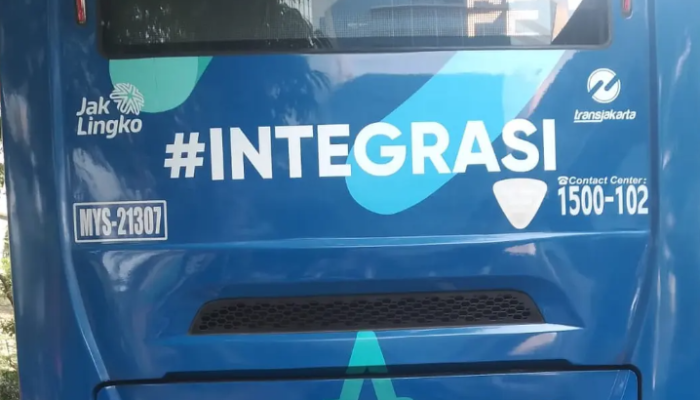 Diduga Salip dari Kiri, Pengendara Honda PCX Terluka usai Tersenggol Bus TransJakarta