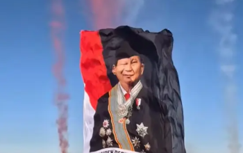 Istana Ungkap Alasan Baliho Prabowo Berkibar di Langit Saat HUT ke-81 RI