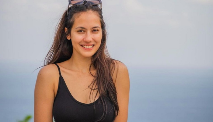 Pevita Pearce : Inspirasi Sempurna untuk Liburan di Pantai