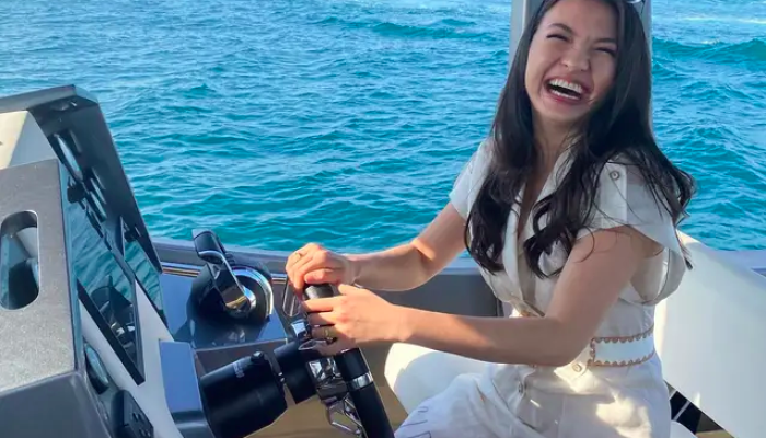 Menyibak Pesona Jet-Setter Raline Shah
